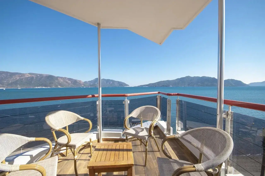 Poseidon Hotel