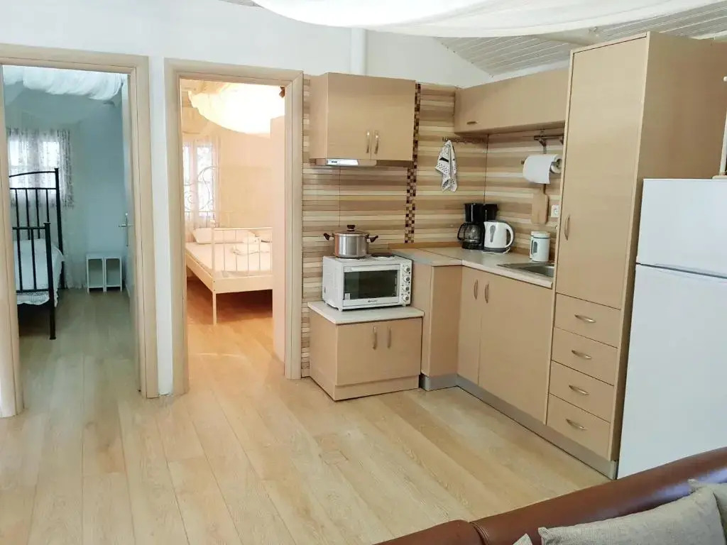 Athina'S Home 1