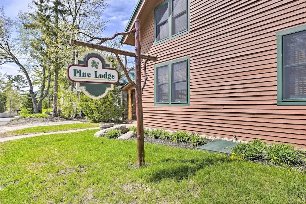 Townhome w/ Deck: Walk to Mirror Lake & Main St!