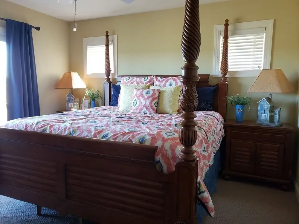 The White - 3 Br Home