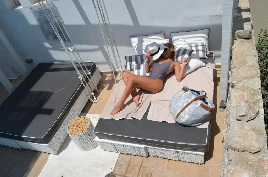 Loizos Stylish Residences