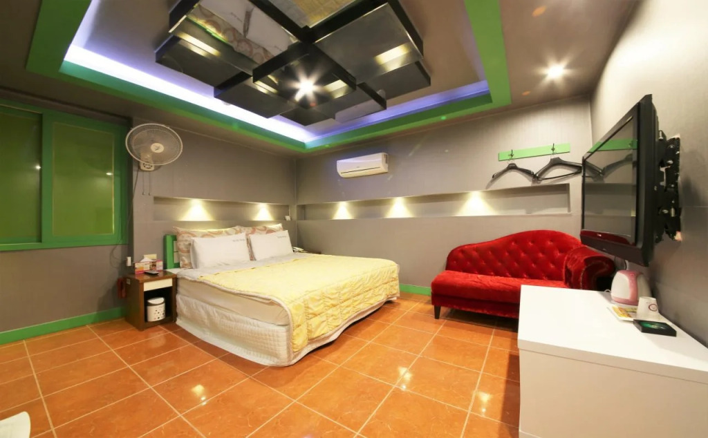 Sense Motel