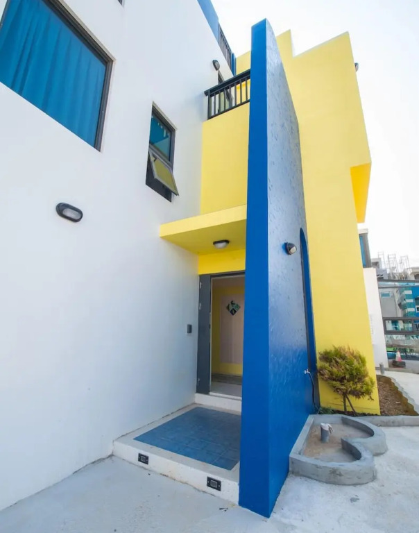 Sapphire Inn