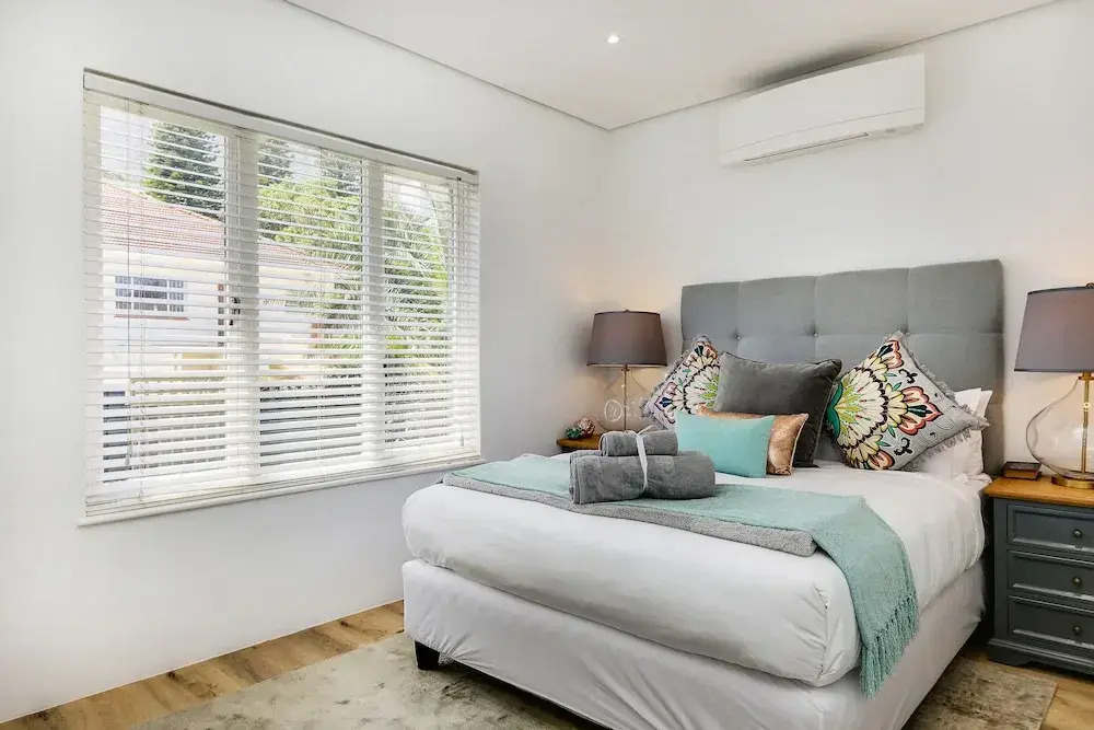 Jo Leo - Camps Bay Lux Villa with views & pool