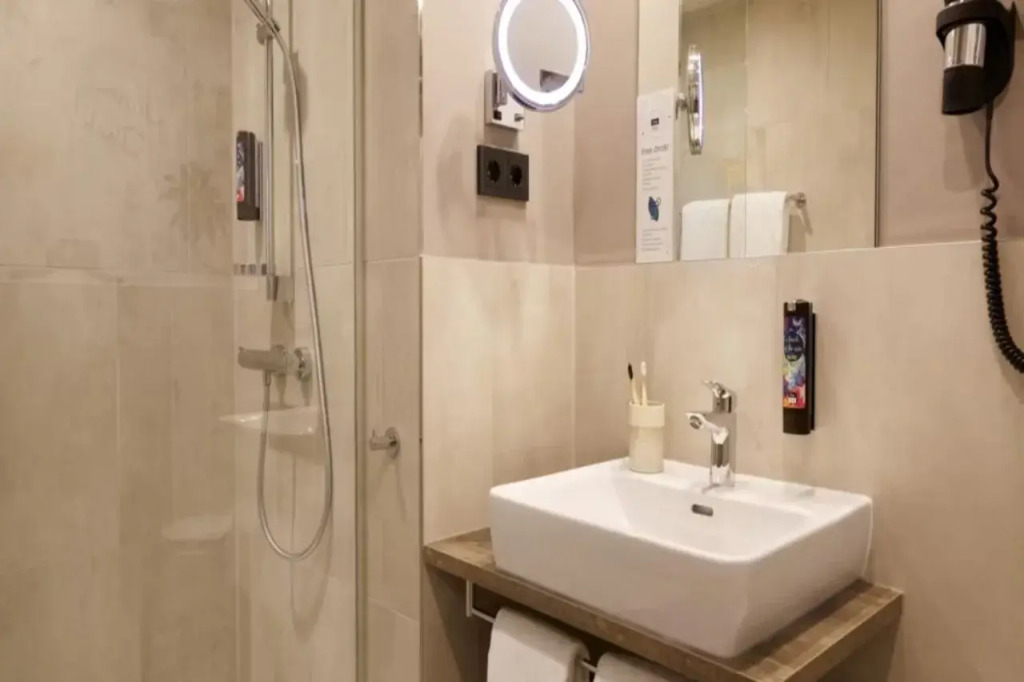 Holiday Inn - the niu, Hub Dusseldorf Messe by IHG
