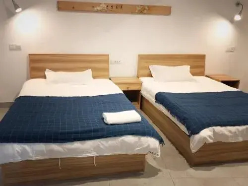 Hostel 27