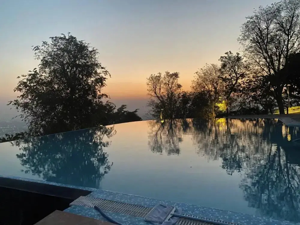 A Majestic Luxurious Villa Overlooking The Ganges