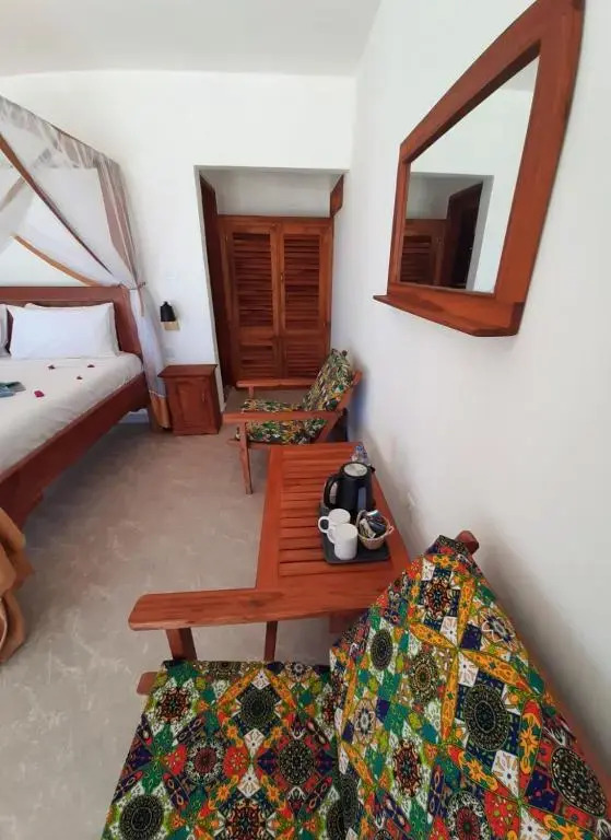 Jaribu Beach Hotel