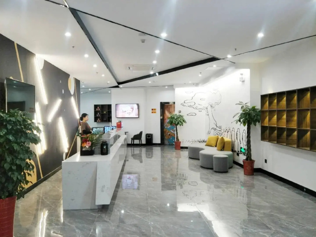 IU Hotel·Qingdao Development Zone Jinshatan