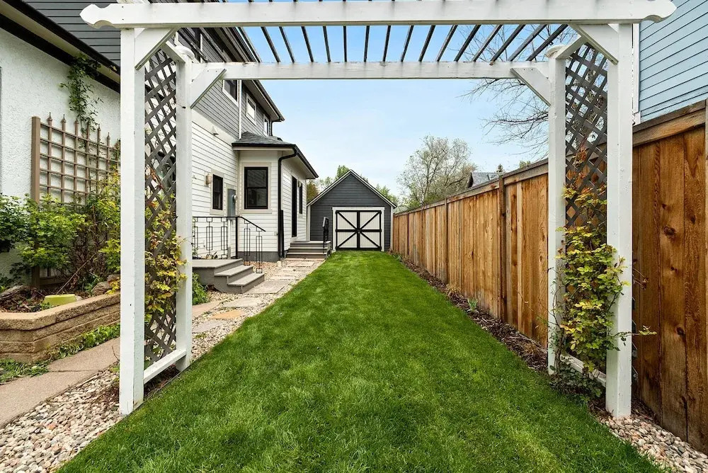 Lola House! Cozy Comfort, Prime Old Town Location