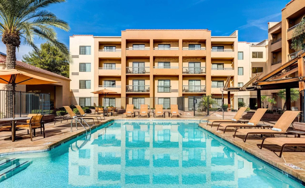 Courtyard by Marriott Phoenix Airport
