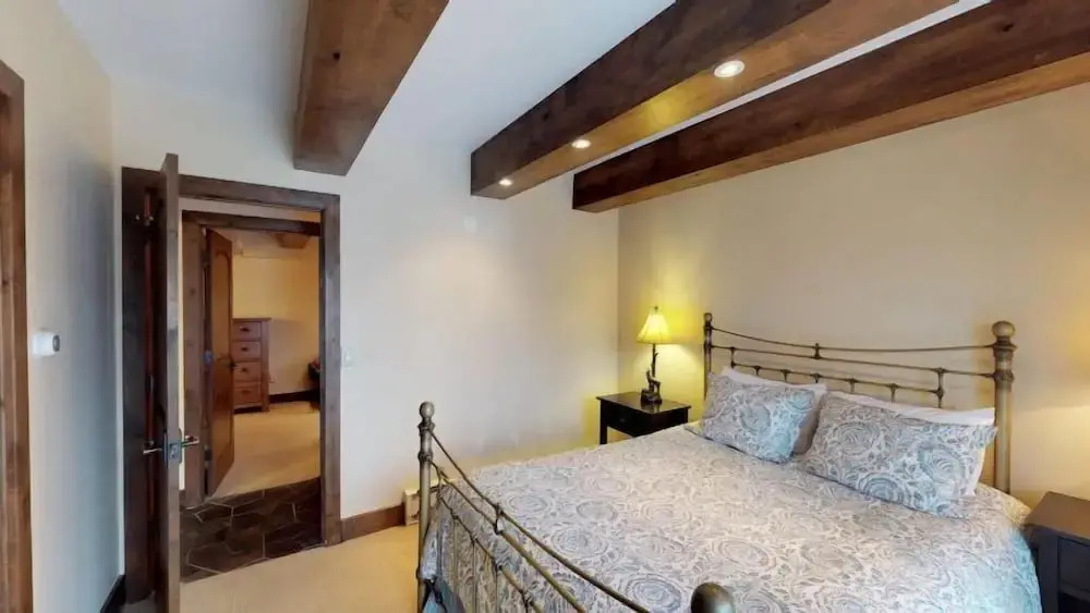 Luxury 2 Bedroom Lionshead Village Condo, Short Walk To Gondola