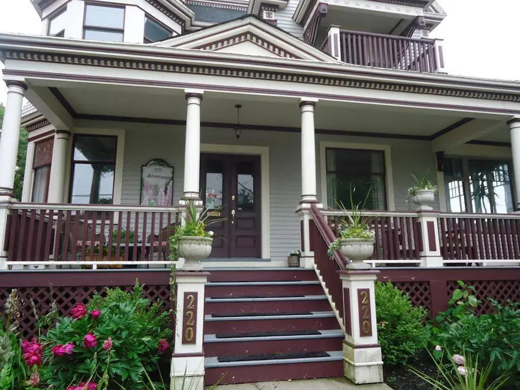 Mahogany Manor Bed & Breakfast
