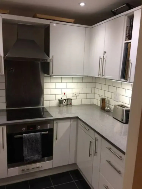 2 Bedroom Apartment Near The Oval Sleeps 4