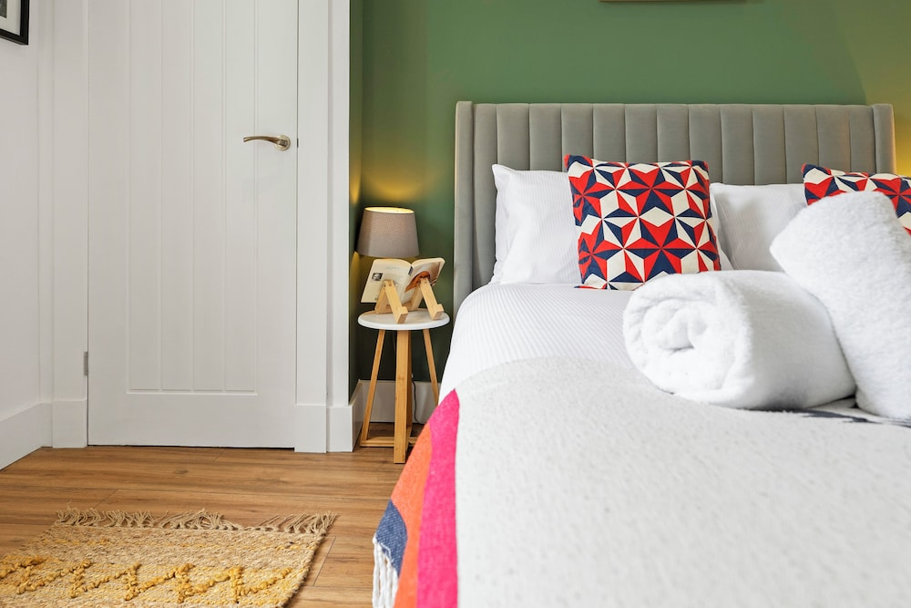 Stylish 2-Bed Villa Garden Central Edinburgh