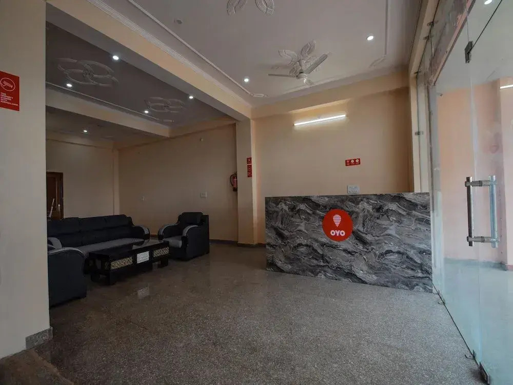 OYO 15555 Hotel Ganesham