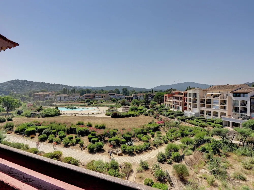 Carefully Furnished Studio at 100 m. From the Beach