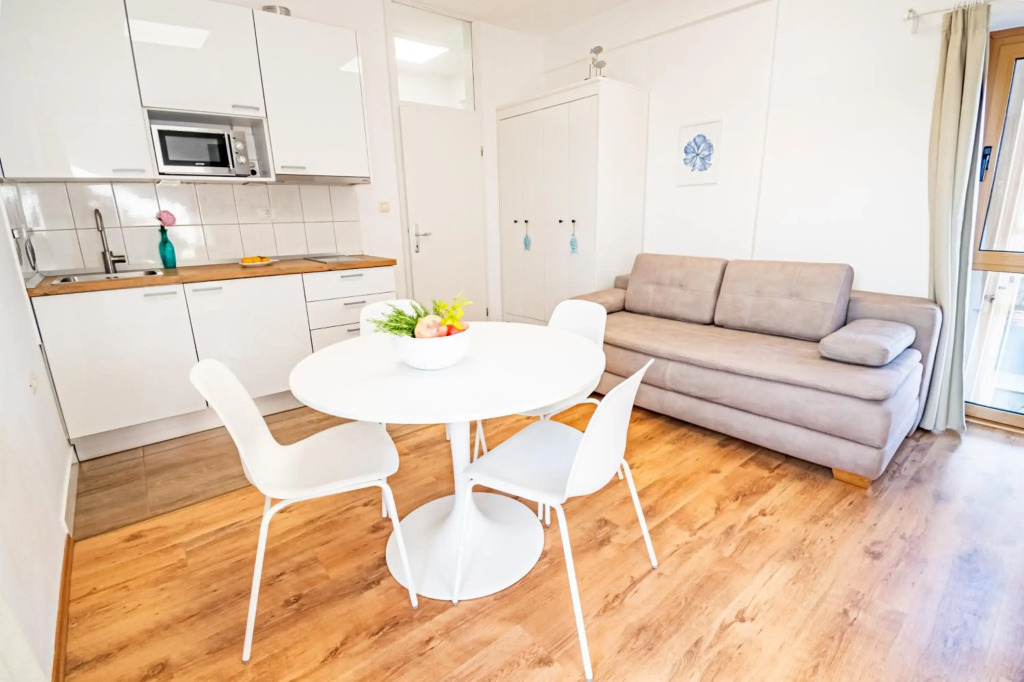 umag seafront seaview center apartment old town 3