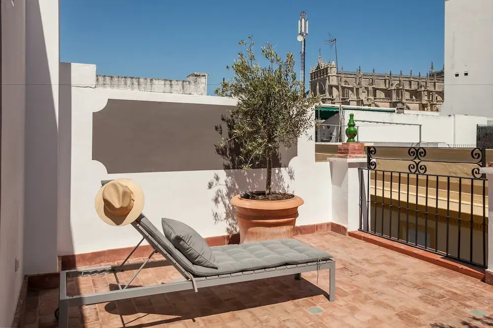 Tomas Ibarra Pool & Luxury