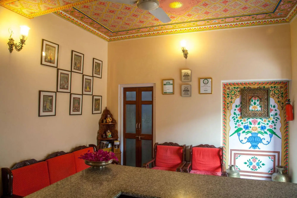 Anuraag Villa
