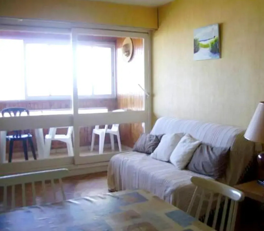 Apartment With one Bedroom in Saint-hilaire-de-riez, With Wonderful sea View and Furnished Balcony - 500 m From the Beach