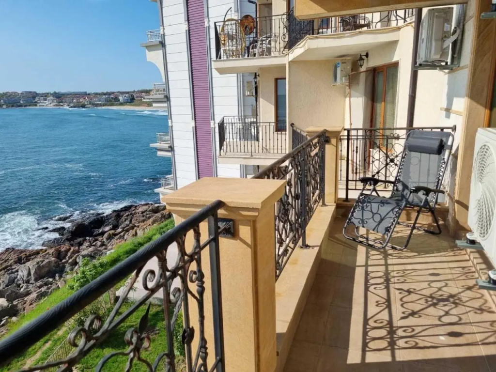 "Rock and Wave" Apartments with sea view in Sozopol