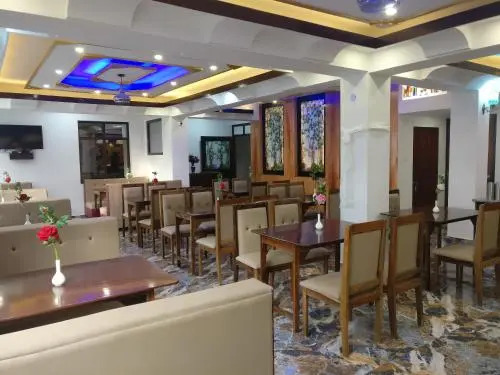 Alpine Hills Hotel