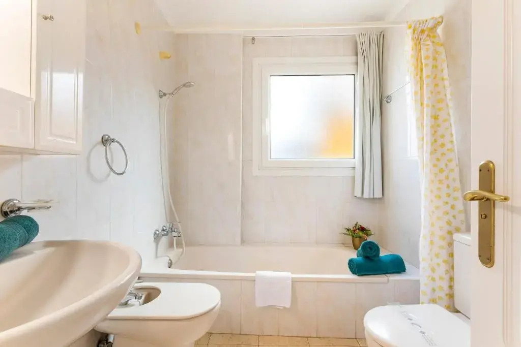 17 LOS CRISTIANOS CENTRAL by the BEACH ,WiFi