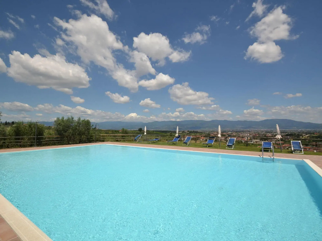 Farmhouse abode with Pool and Tuscan Charm