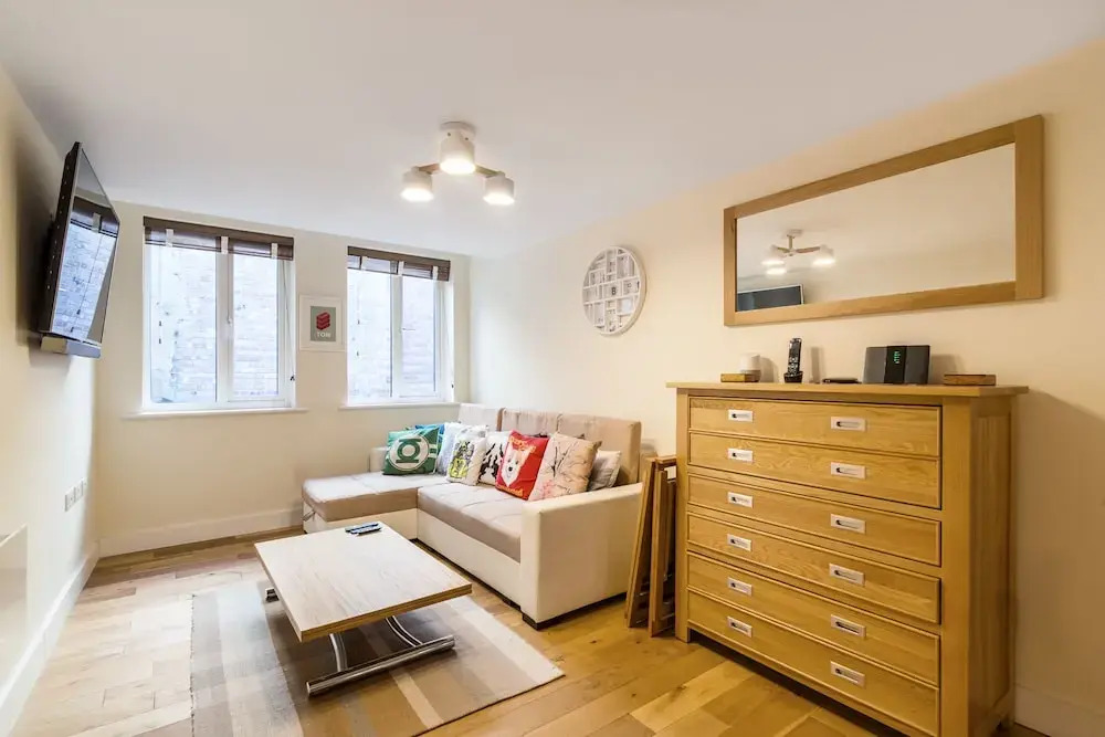 Fantastic Central Brixton Flat for up to 6 Guests