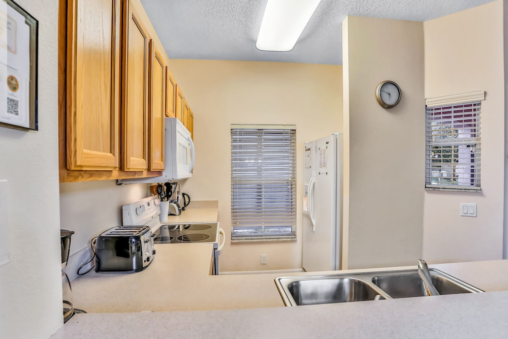 Two-story, Dog-friendly gem Near Theme Parks With Pool, Central AC & On-site gym