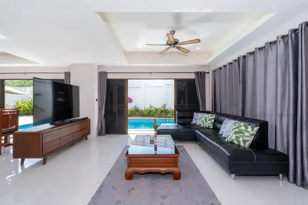 Tropical 3BR Pool Villa Amaya in Kamala