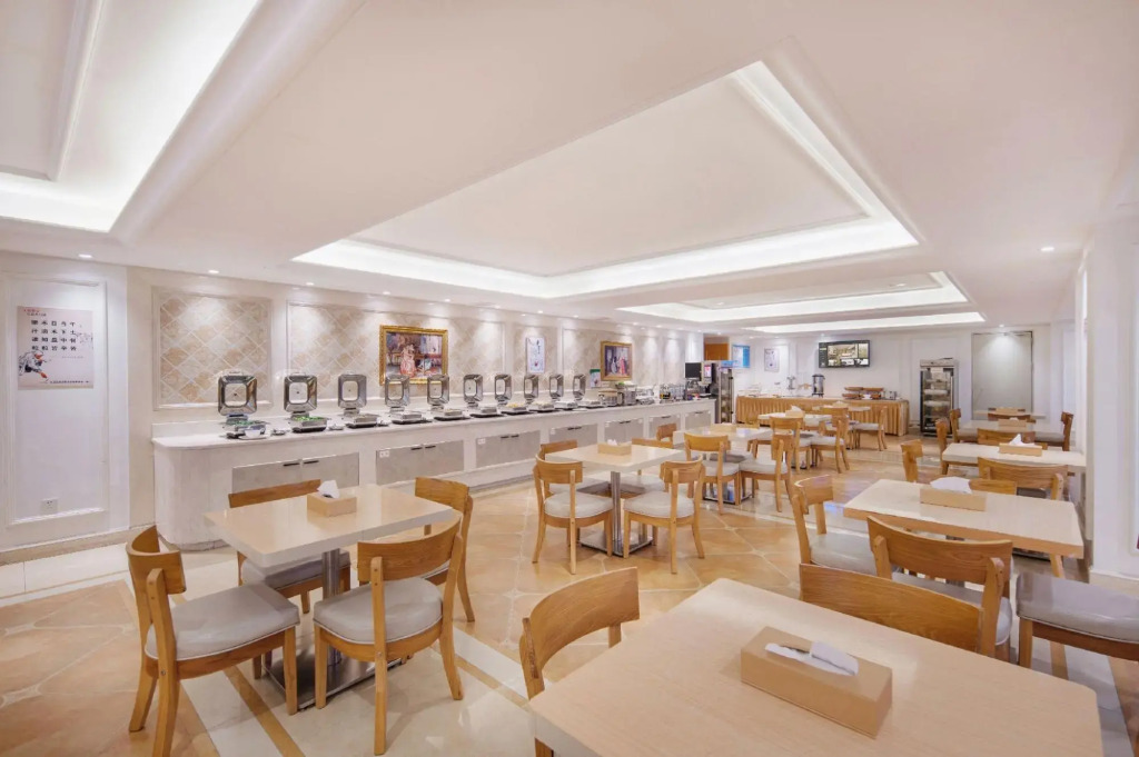 Vienna International Hotel (Zhanjiang Wanda Plaza)