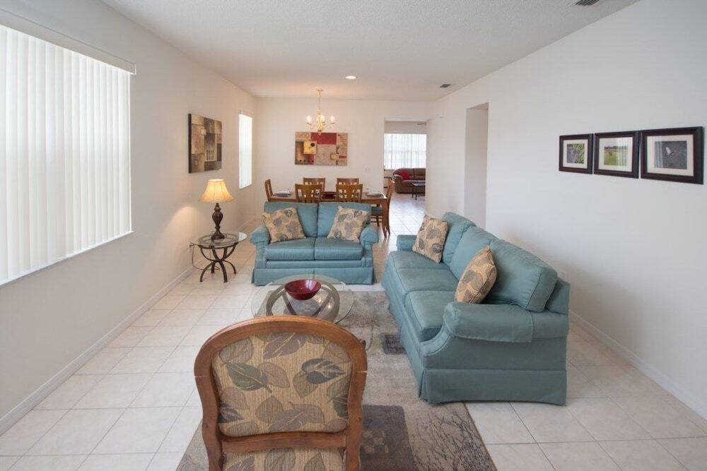 Sunrise Lakes 4 bed / 2.5 bath home