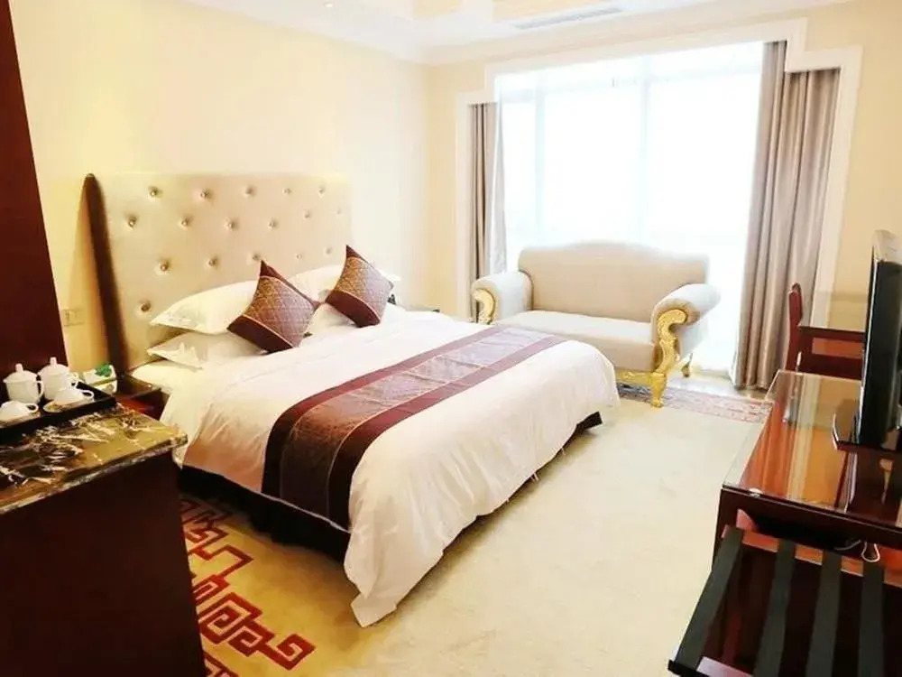 Zhonghe World Trade Hotel