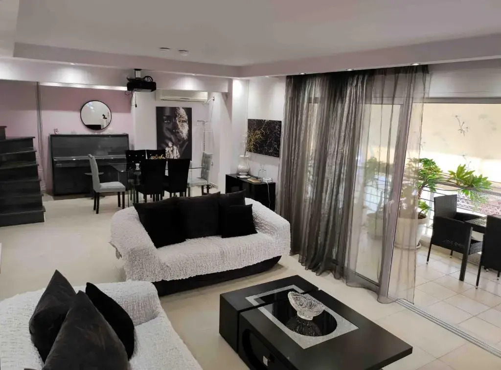 Maisonette 136m2 in Marina Zeas with Parking