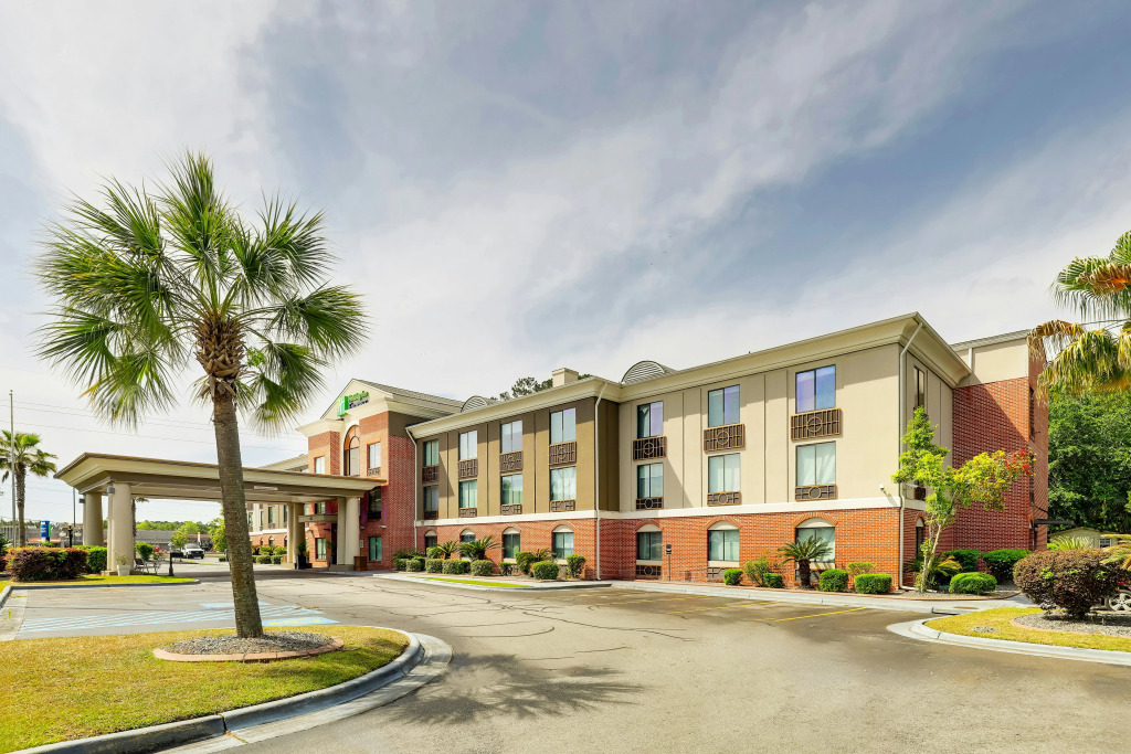 Holiday Inn Express Hotel & Suites Hinesville by IHG