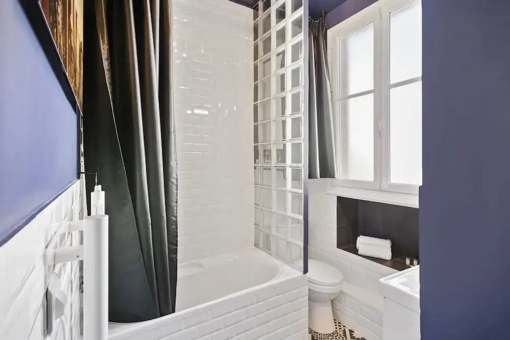 Cosy and Bright 1BR Flat Near Arc de Triomphe!