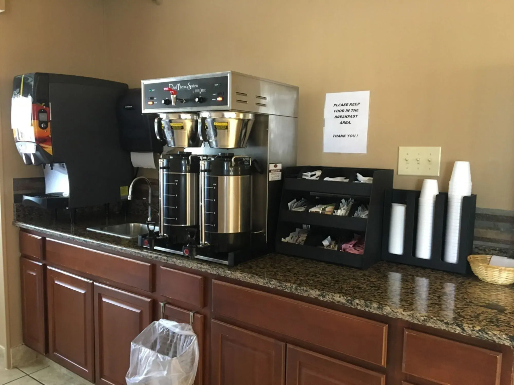 Americas Best Value Inn & Suites Ft Collins E at I-25