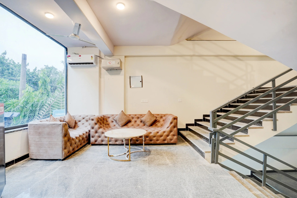 Townhouse Preet Vihar Metro Station
