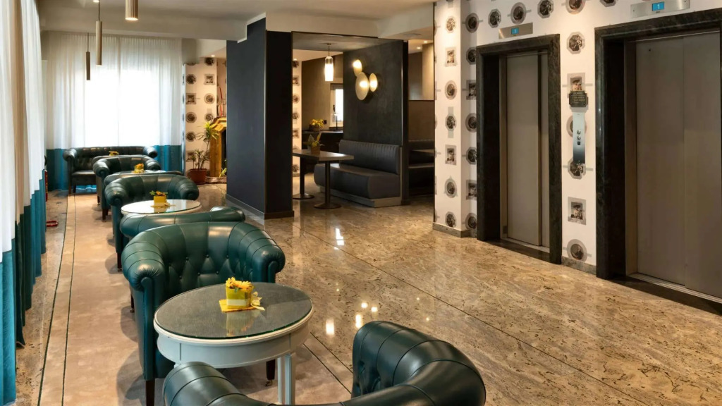 Hotel Sunflower