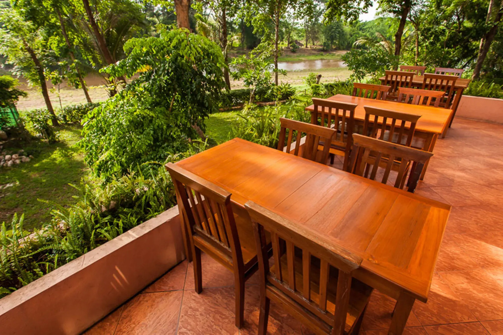 Riverhouse Resort
