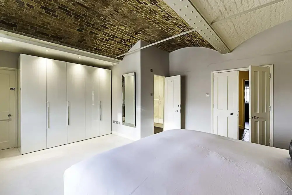 Charming Home in St Katharine Docks