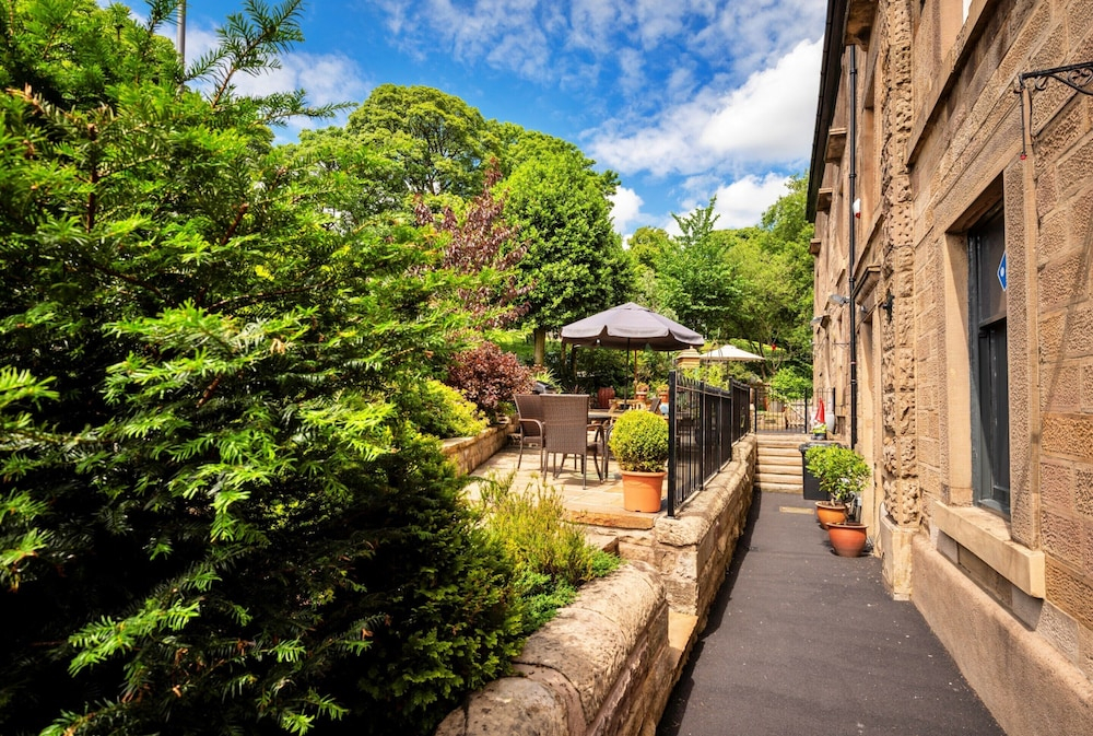 Elegant Apartment in Buxton, No Deposit