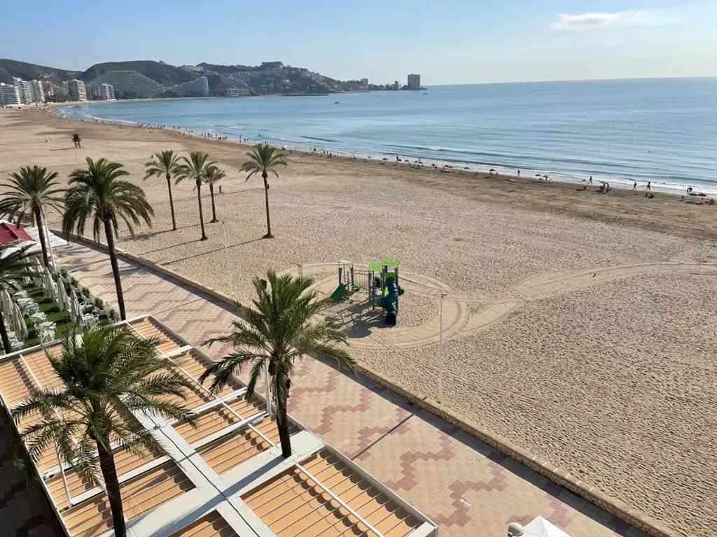 Primera línea en Cullera con piscina. Inmejorables vistas