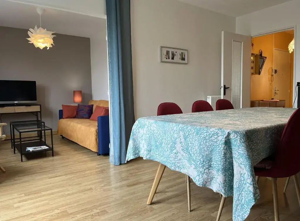 Bel appartement clair à 10mn du port à pied