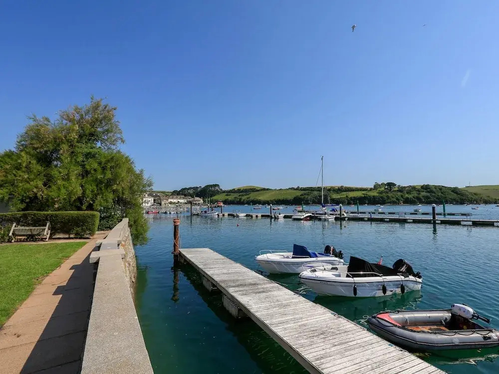 32 the Salcombe