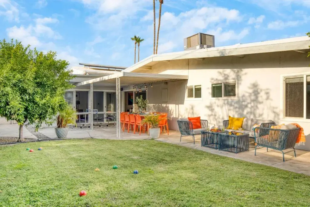 Lloyd by AvantStay Palm Spring Paradise w Pool Large Yard Table Tennis Permit3779