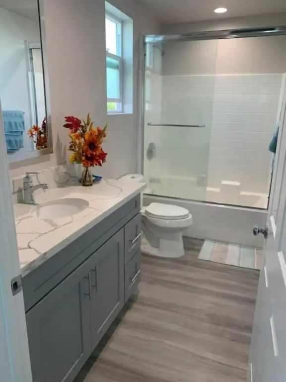 Modern LA Stay – Private Room & Bathroom