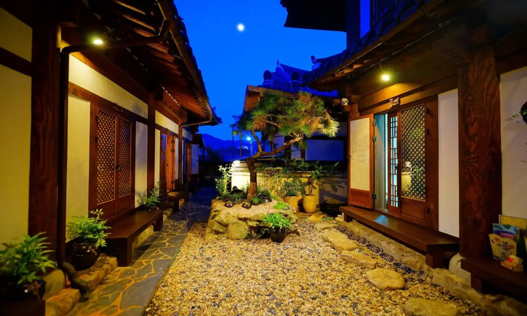 Hanok Gotaek Goeul